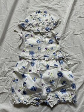 Infant 6-9 Months White Floral Romper Matching Sun Hat - Blue & Purple Flowers
